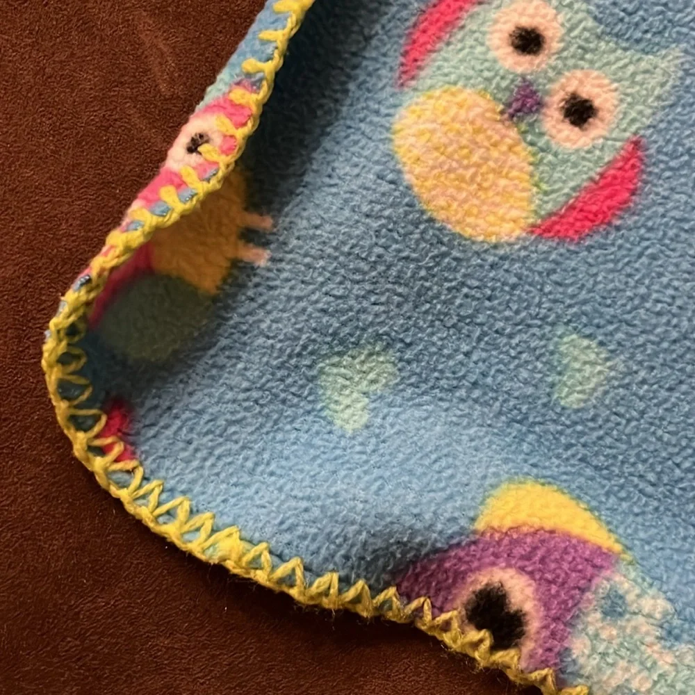 Kids Owl Blanket - Picture 3 of 3